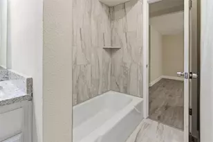 2703 Oak Cliff Ln, Arlington, TX 76012 - Photo 15