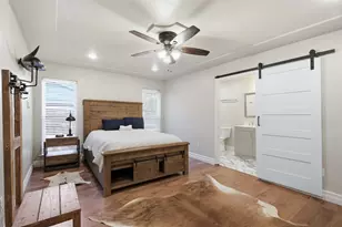 917 E Worth St, Grapevine, TX 76051 - Photo 11