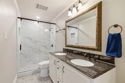 917 E Worth Street, Grapevine, TX 76051 - Photo 17
