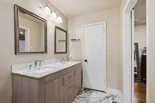 917 E Worth St, Grapevine, TX 76051 - Photo 13