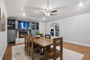 917 E Worth St, Grapevine, TX 76051 - Photo 5