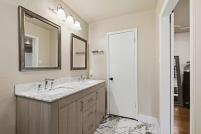 917 E Worth Street, Grapevine, TX 76051 - Photo 13