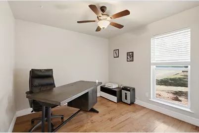 917 E Worth Street, Grapevine, TX 76051 - Photo 15