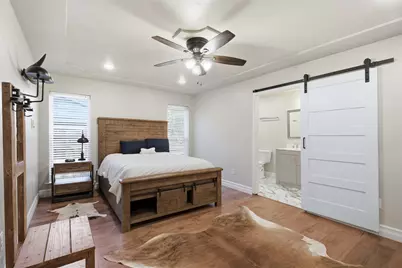 917 E Worth Street, Grapevine, TX 76051 - Photo 11
