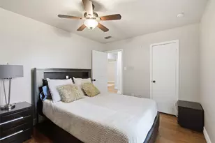917 E Worth St, Grapevine, TX 76051 - Photo 17