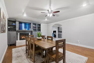 917 E Worth Street, Grapevine, TX 76051 - Photo 5