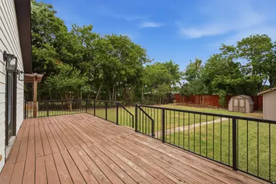 917 E Worth Street, Grapevine, TX 76051 - Photo 21