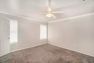 542 Mast Ct, Crowley, TX 76036 - Photo 5