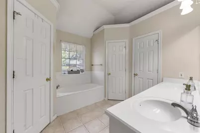 616 Pebble Creek Drive, Hewitt, TX 76643 - Photo 7
