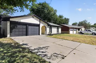628 Lisa St, Burleson, TX 76028 - Photo 7