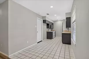 628 Lisa St, Burleson, TX 76028 - Photo 17