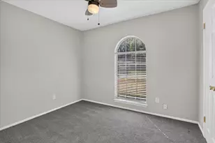 628 Lisa St, Burleson, TX 76028 - Photo 27