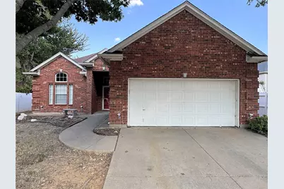 6415 Redstone Drive, Arlington, TX 76001 - Photo 3