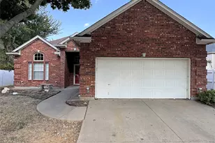 6415 Redstone Dr, Arlington, TX 76001 - Photo 3