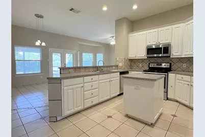 6415 Redstone Drive, Arlington, TX 76001 - Photo 7