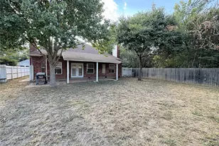 6415 Redstone Dr, Arlington, TX 76001 - Photo 19