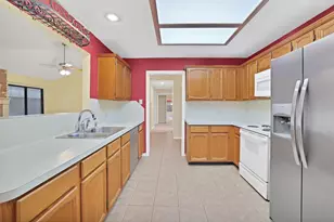 2118 Churchill Downs Dr, Arlington, TX 76017 - Photo 3