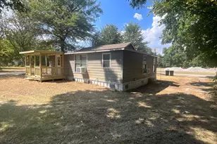 109 S Front St, Edgewood, TX 75117 - Photo 13