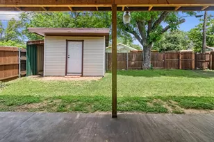 3939 E 4th St, Fort Worth, TX 76111 - Photo 15