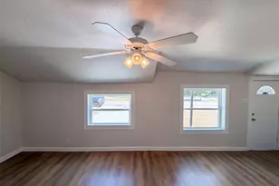 1418 Moss St, Gainesville, TX 76240 - Photo 3