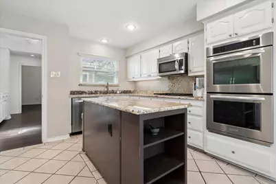 924 McCoy Drive, Irving, TX 75062 - Photo 3