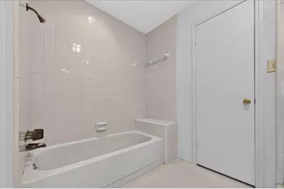 9711 Springtree Lane, Dallas, TX 75243 - Photo 31