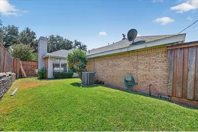 9711 Springtree Lane, Dallas, TX 75243 - Photo 35