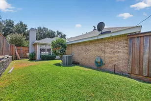 9711 Springtree Ln, Dallas, TX 75243 - Photo 35