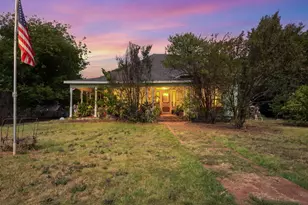 210 S Corporation St, Hillsboro, TX 76645 - Photo 1