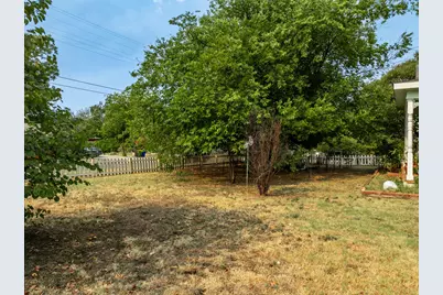 210 S Corporation Street, Hillsboro, TX 76645 - Photo 21