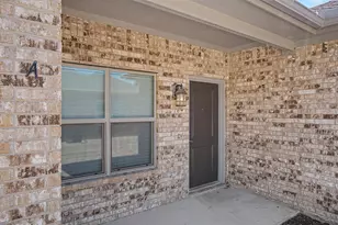 213 Stewart Bend Ct, Azle, TX 76020 - Photo 3
