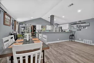 5712 Dana Dr, Haltom City, TX 76117 - Photo 11