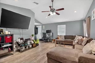 5712 Dana Dr, Haltom City, TX 76117 - Photo 5