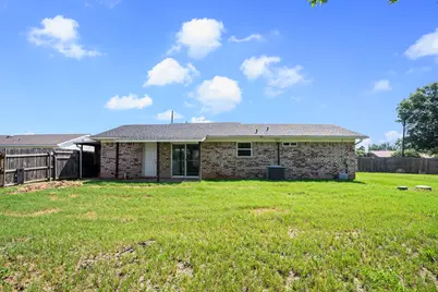 826 Meadowlark Circle, Granbury, TX 76049 - Photo 17
