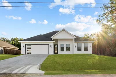 5815 Belaire Circle, Granbury, TX 76048 - Photo 1