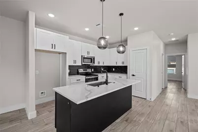 5815 Belaire Circle, Granbury, TX 76048 - Photo 5