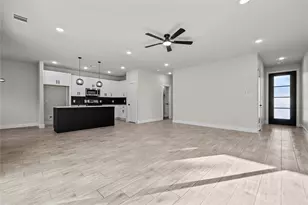 5815 Belaire Cir, Granbury, TX 76048 - Photo 17