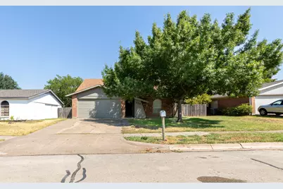209 Pebblebrook Street, Arlington, TX 76014 - Photo 3