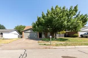 209 Pebblebrook St, Arlington, TX 76014 - Photo 3