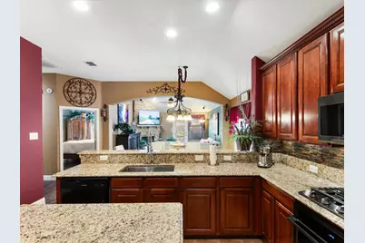 2703 Cove Drive, Grand Prairie, TX 75054 - Photo 11