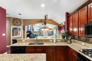 2703 Cove Dr, Grand Prairie, TX 75054 - Photo 11