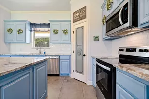 2128 Christine Dr, Granbury, TX 76048 - Photo 7