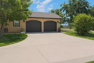 3711 Dove Creek Rd, Cleburne, TX 76031 - Photo 3