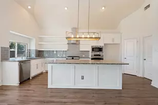 703 Waterlane Dr, Mansfield, TX 76063 - Photo 3