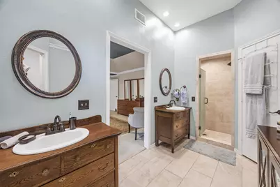 1121 Derbyshire Place, Carrollton, TX 75007 - Photo 7