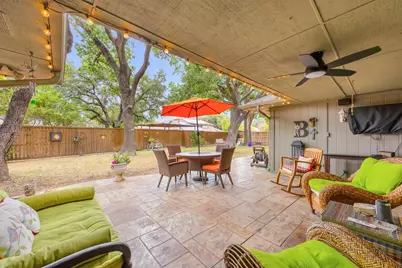 1121 Derbyshire Place, Carrollton, TX 75007 - Photo 9