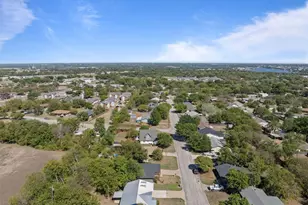 1729 W Doyle St, Granbury, TX 76048 - Photo 37