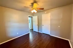 1729 W Doyle St, Granbury, TX 76048 - Photo 19
