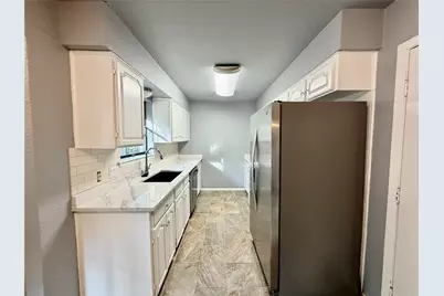 1729 W Doyle Street, Granbury, TX 76048 - Photo 11