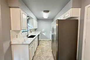 1729 W Doyle St, Granbury, TX 76048 - Photo 11